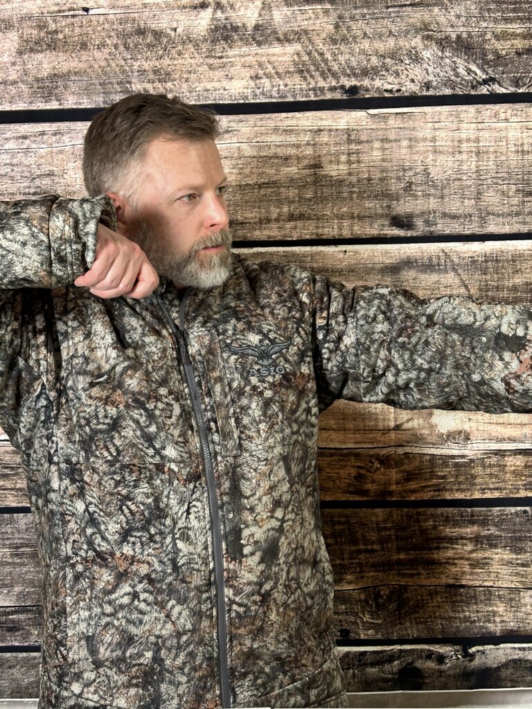 Showing off how you can draw your bow easily in my Asio Late Season Jacket 2.0 review.